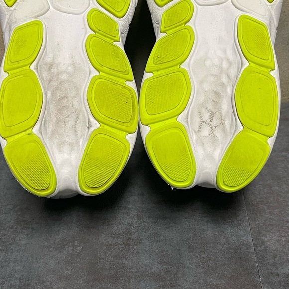 New Balance Fresh Foam More V4 WMORCR4 Light Blue Women's Running Shoes Size 9B - Picture 16 of 16